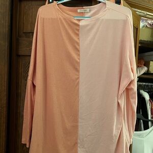 WOMENS TWO TONED DREAMSICLE COLORED TUMIC TOP.